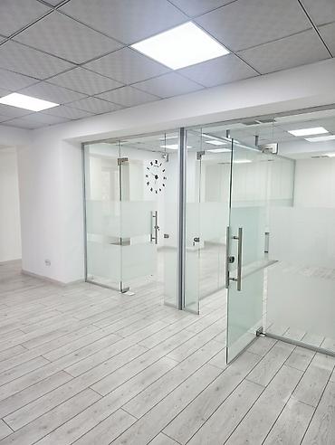 в ломбарде: Сдаю The entire office: Сдаю Банковское отделение, Колл-центр, Нотариус, 88 м², В бизнес центре, С ремонтом, 1 линия, С отдельным сан узлом, С системой безопасности — 1