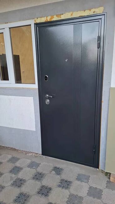 срочно продаётся 1 комнатная квартира в районе ошского рынка по улице кенсуйская 17: 1 бөлмө, 38 кв. м, Жеке план, Жертөлө кабаты кабат, Евроремонт