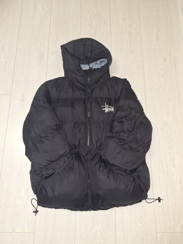 национальные головные уборы: Куртка Stussy отлично подойдёт на зиму.
размер-М