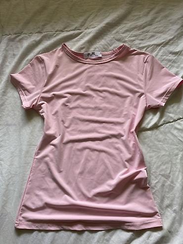 Жеке буюмдар: Розовая женская футболка H&M - Классический крой с круглым — 1