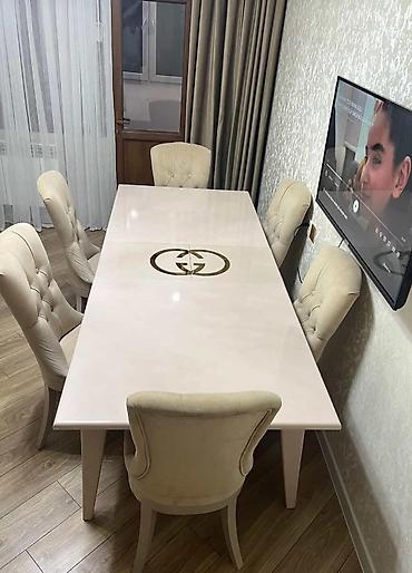 yeni il sufresi bezemek: Viva mebeldən Açılan masa. Satılır 420 azn. 6 stulludur. Ünvan — 1