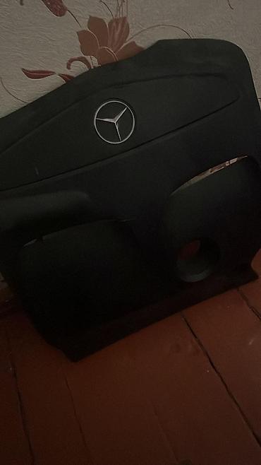 ford transit pompa: Mercedes motorun üst krışkası — 1