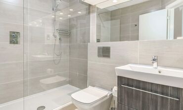 долгосрочная аренда частного дома: 87 м², 2 комнаты, Парковка, Забор, огорожен