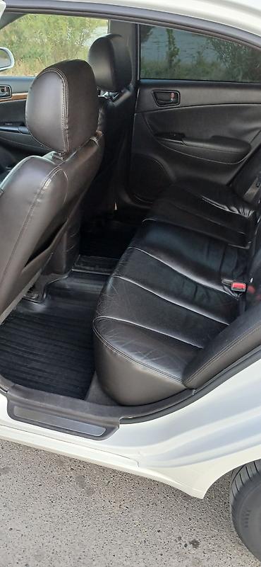 ford sedan: Hyundai Sonata – mirvari reng Texniki və daxili xüsusiyyətlər: - — 3