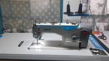 bruce автомат: Швейная машина Jack, Швейно-вышивальная, Автомат