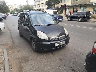 avto pec: Toyota Yaris Verso: 1.3 l | 2004 il Sedan — 2