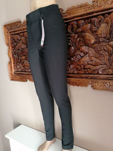 zara kratke pantalone: S (EU 36)