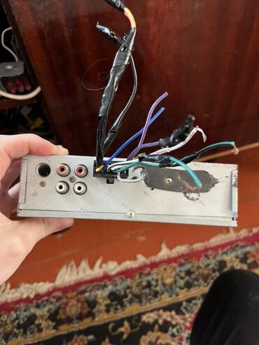 Maqnitofonlar: Maqnitol, AUX — 4