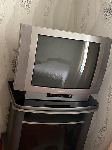 102 ekran: Grundig Elegance kineskop televizor + TV stendi və DVD oxuducu Məhsul — 1