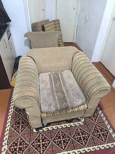 угловой диван стол: Комплект мягкой мебели, Б/у, Самовывоз, цвет - Бежевый — 1