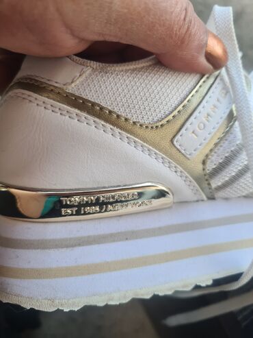 Women's Sneakers and athletic shoes: Tommy Hilfiger, 40, bоја - Bela — 3