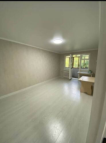 южные микрорайоны: 1 комната, 34 м², 104 серия, 2 этаж