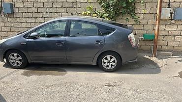 Toyota: Toyota Prius: 1.5 l | 2007 il Sedan — 3