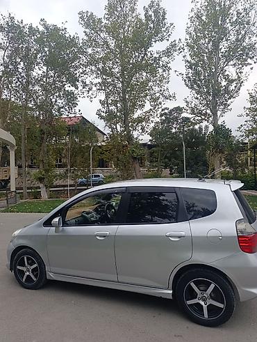 Honda: Honda Fit: 2004 г., 1.3 л, Вариатор, Бензин, Хэтчбэк — 3