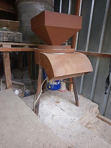 Кормодробилки: Самодельная электрическая зернодробилка/мельница для хозяйства. - — 2