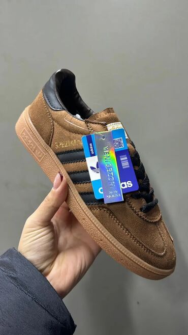 Women's Sneakers and athletic shoes: Adidas, 36 — 13