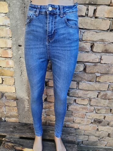 pantalone stradivarius: Farmerke vel S
Super ocuvane