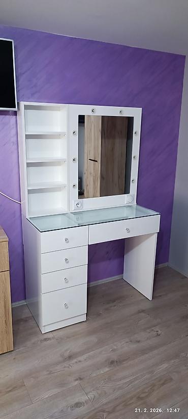 barski sto forma ideale: Ogledalo za sminkanje sa stolom. Staklena ploca. Dimenzije 100x163x45 — 1