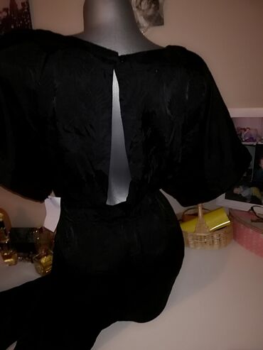 Pantalone: Nov sa etiketom Konbinezon 40broj U struku sami strukirate Otvor — 1