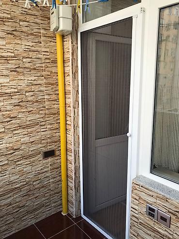 Otaqların satışı: 3 otaqlı mənzil – interyer və mebel ilə - Yataq otağı: geniş pəncərə — 9