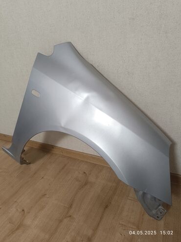 Крылья и комплектующие: Крыло Переднее правое Honda, 2001 г., Б/у, Оригинал