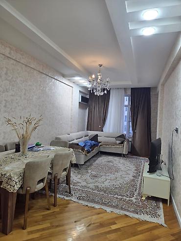 agsuda ev satilir: 3 otaqlı, Yeni tikili, m. Neftçilər, 105 kv. m — 1