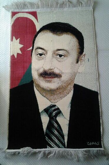 Digər ofis ləvazimatları: Cənab ali̇ baş kamandanin xalçadan partireti̇ en 55. Uz. 100