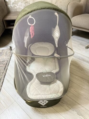 pencere setka: Для девочки и мальчика, Четырехугольная, Колыбель, Без бортиков, С матрасом, С механизмом качания