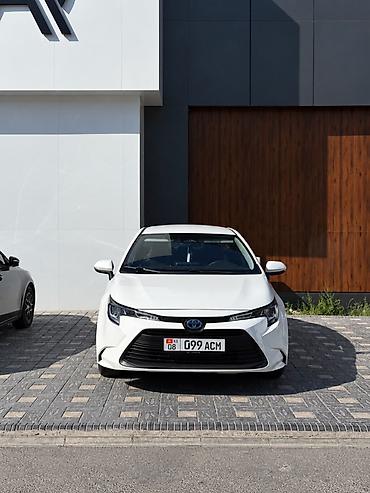 белорус 82 1: Toyota Corolla: 2023 г., 1.8 л, Гибрид, Седан — 2