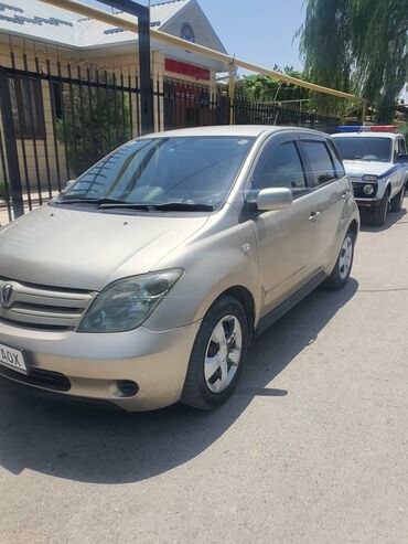 машина арзан бада: Toyota ist: 2003 г., 1.3 л, Автомат, Бензин, Хетчбек