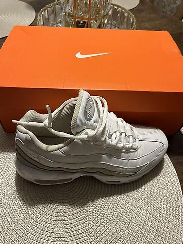 nike pertle: Nike Air Max 95 patike – bela/siva paleta - Model: Air Max 95 - Boje — 4