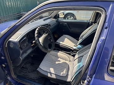 волксваген вента: Volkswagen Vento: 1993 г., Седан — 3