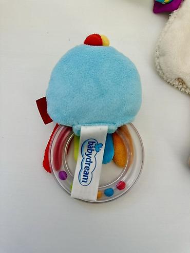 plisani: Set igračaka za bebe – zvečke i mazilica Set uljučuje: C&A — 3