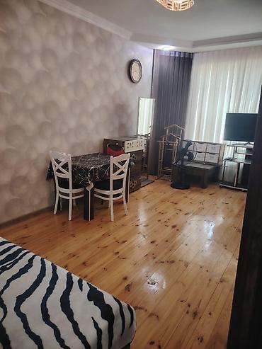 heyet evleri type 1: Həyət evi – 1 mərtəbəli, həyəti tametlə döşənmiş, darvazadan — 9