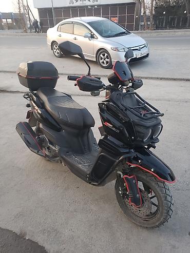 Скутеры: Тип скутера 180 куб. см, Бензин, Б/у — 10