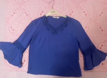 Рубашки и блузы: S (EU 36), цвет - Голубой
