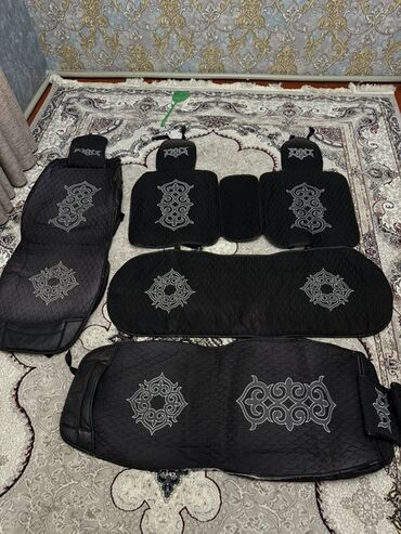 Чехлы и накидки на сиденья: Чехлы Экокожа, цвет - Черный, Universal Seat cover, Б/у, Самовывоз