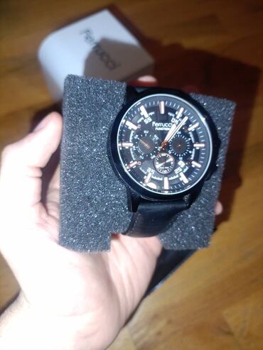 Qol saatları: 140 manata alınıb, təcili pula ehtiyac olduğu üçün 55 manata satılır — 4