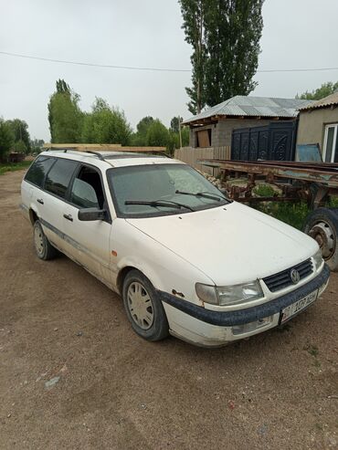 баткен машине: Volkswagen Passat: 1994 г., 2 л, Механика, Бензин, Универсал