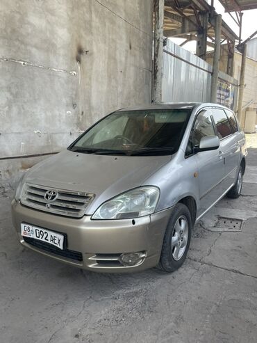 купить японский минитрактор с куном: Toyota Ipsum: 2001 г., 2.4 л, Автомат, Газ, Минивэн