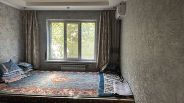 срочно продаётся 1 комнатная квартира в районе ошского рынка: 1 комната, 40 м², 106 серия улучшенная, 1 этаж, Косметический ремонт