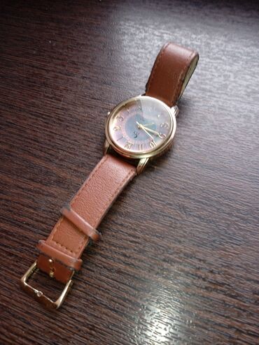 часы айкол манас: Продаю часы Производство:Qurtz Модель:AF3264 Все работает идеально