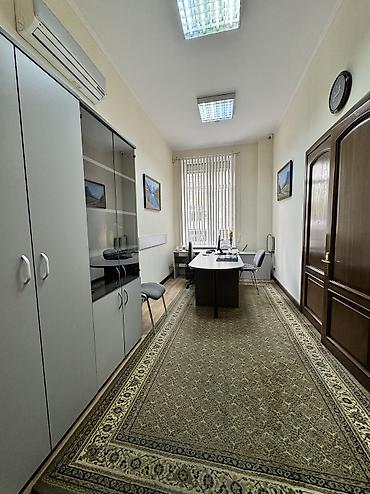 Аренда офисов: Сдаю Офис целиком: 300 м², В жилом комплексе, С ремонтом, Первая линия, С отдельным входом, С отдельным санузлом — 7