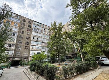 квартира рынок аламедин: 3 комнаты, 61 м², 106 серия, 3 этаж, Старый ремонт