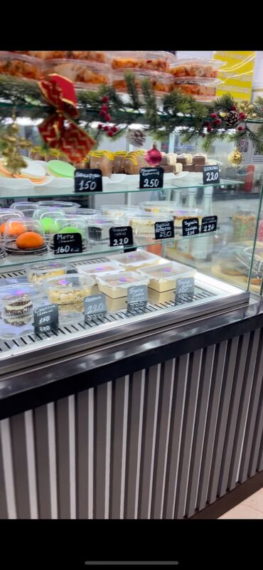 Холодильные витрины: Витрина охлаждаемая Кондитерская витрина Витрина для кондитерских — 2