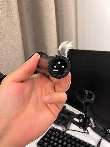 радиомикрафон шур: Shure SM58 Special Black Edition + держатель для микрофона Микрофон — 3