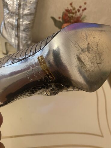 Tuflilər: İki cüt qadın ayaqqabısı və uyğun çanta dəsti 1) Lolita Botti leopard — 39