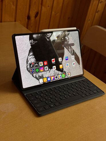 Digər planşetlər: Honor Magic Pad 2 planşeti satılır. Pul lazım olduğu üçün satılır