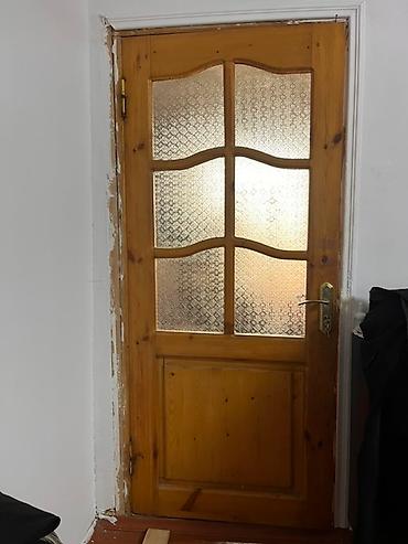 qapi: Şüşəli taxta otaq qapısı Biri 20azn 3 ədəd var - Material: təbii ağac — 2