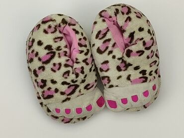 kremowe sandały plaskie: Slippers 30, Used